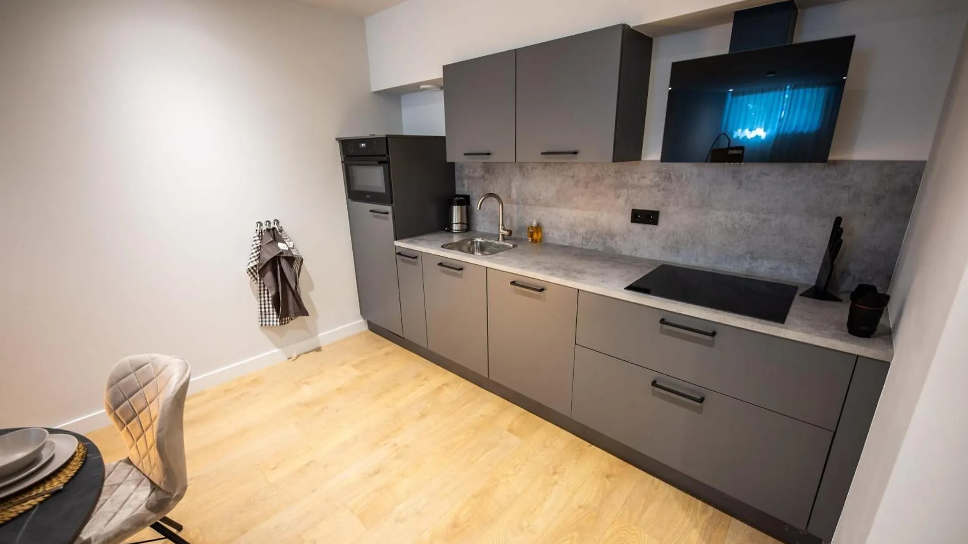 Distinct 2 Bedroom Serviced Apartment 84M2 -Vp2D- Rotterdam